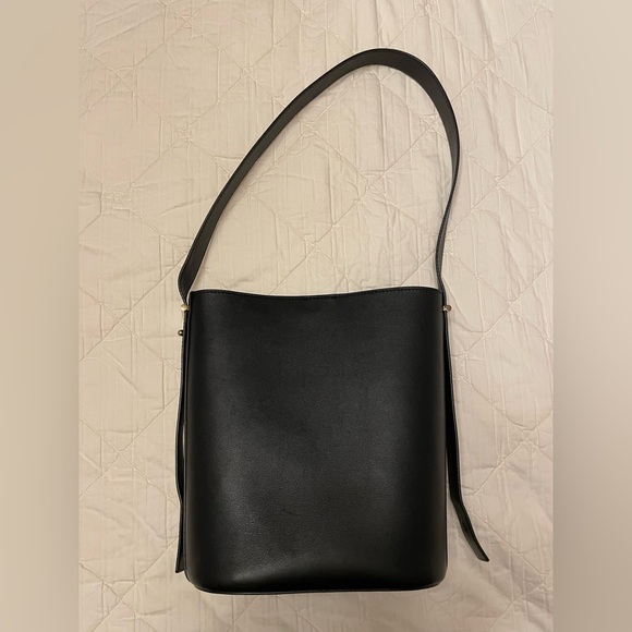 Quince Leather Bucket Crossbody Purse Bag - Picture 2 of 8